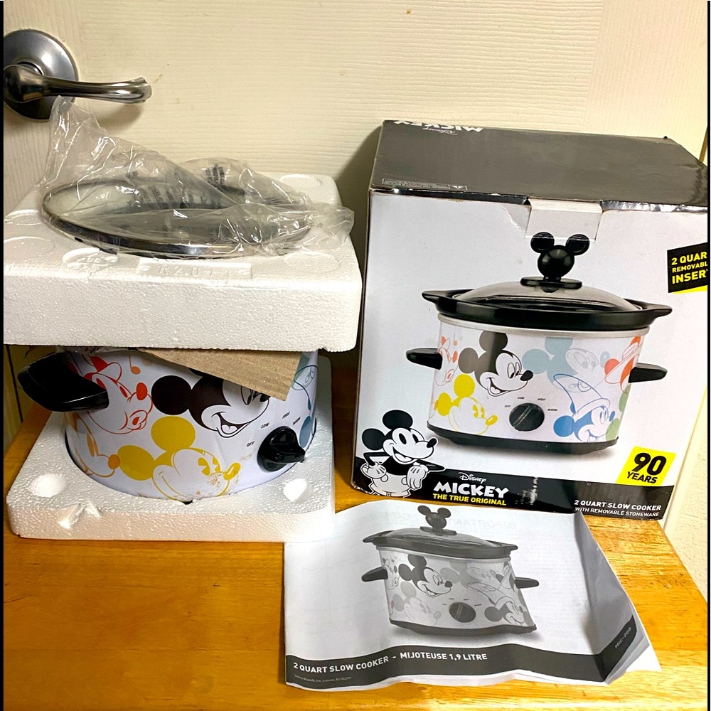 NIB Disney 90 Years Mickey 2 Quart Slow Cooker w/Removable Stoneware